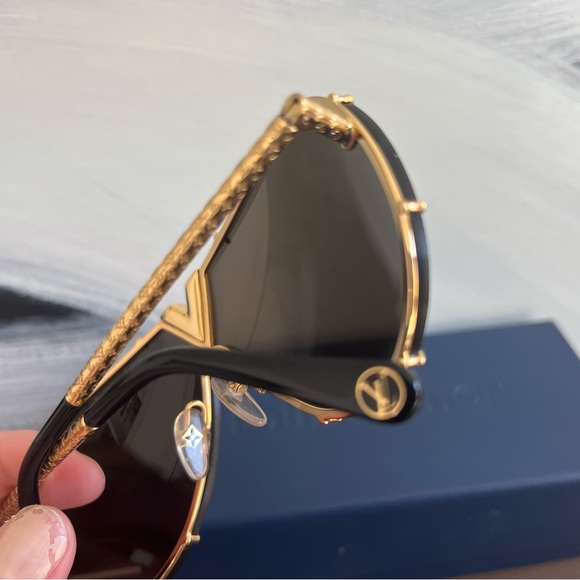💯 authentic Louis Vuitton Aviators - Picture 5 of 13